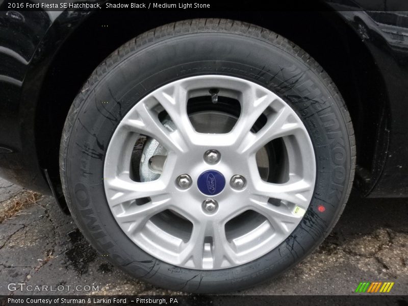 Shadow Black / Medium Light Stone 2016 Ford Fiesta SE Hatchback