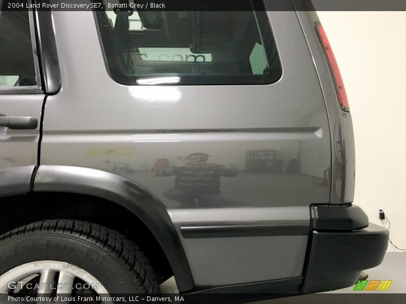 Bonatti Grey / Black 2004 Land Rover Discovery SE7