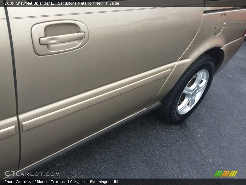 Sandstone Metallic / Neutral Beige 2005 Chevrolet Uplander LS