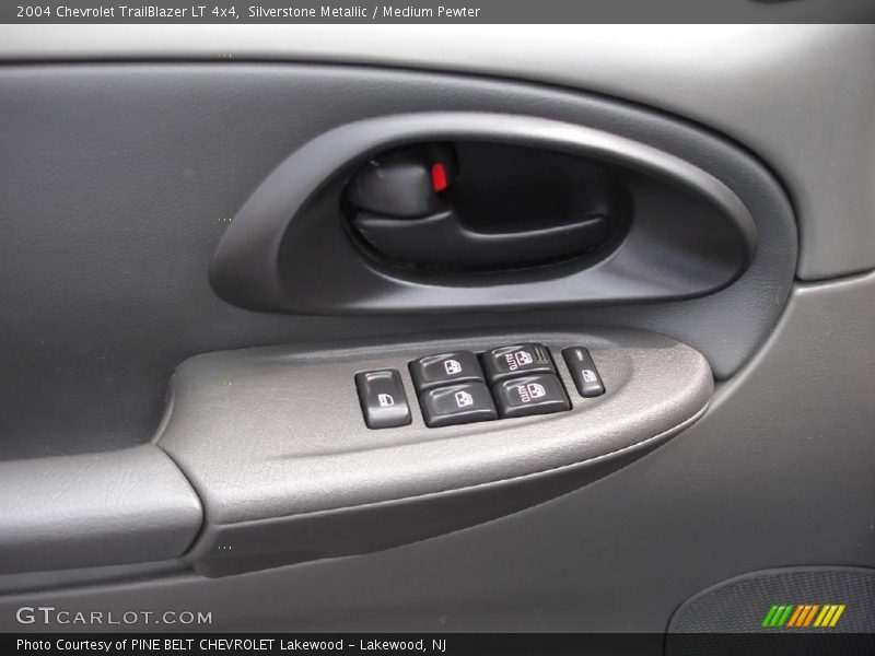 Silverstone Metallic / Medium Pewter 2004 Chevrolet TrailBlazer LT 4x4