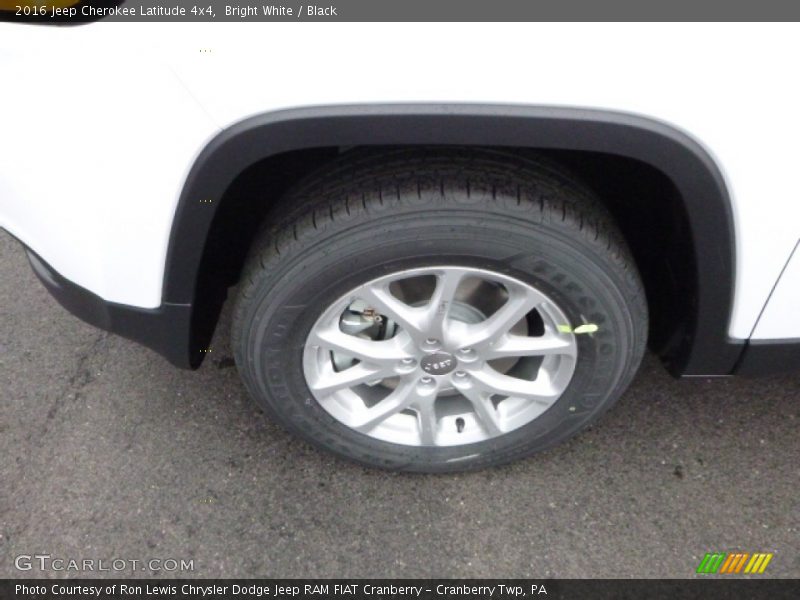 Bright White / Black 2016 Jeep Cherokee Latitude 4x4