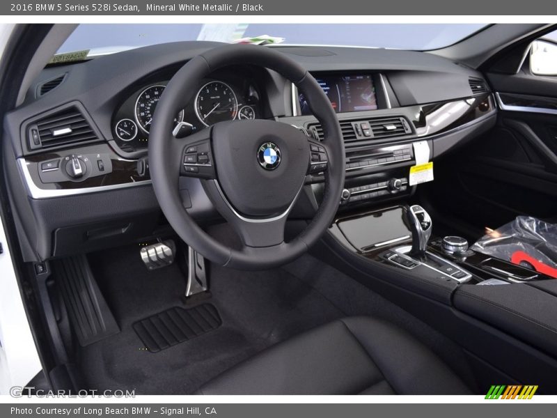 Mineral White Metallic / Black 2016 BMW 5 Series 528i Sedan