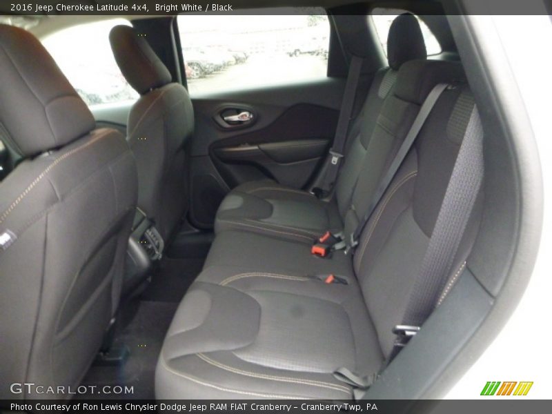 Bright White / Black 2016 Jeep Cherokee Latitude 4x4