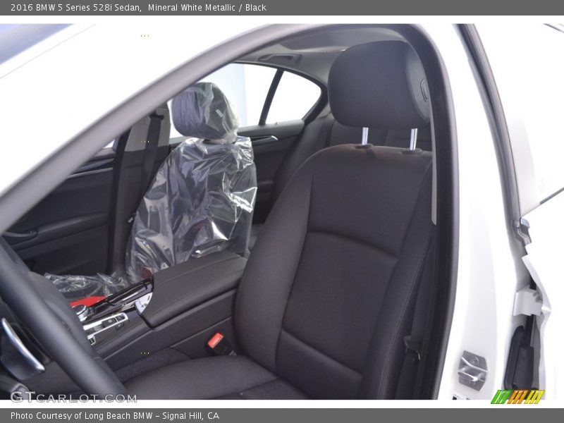 Mineral White Metallic / Black 2016 BMW 5 Series 528i Sedan