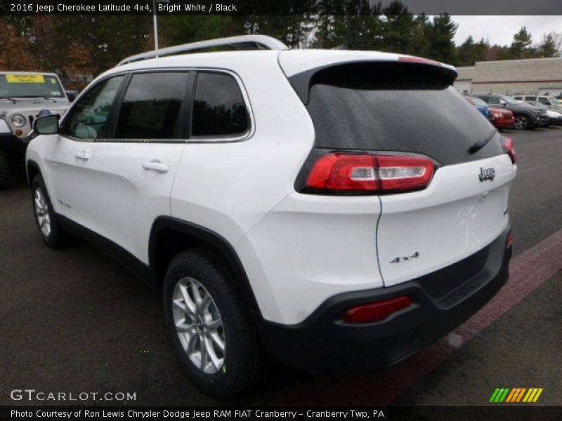 Bright White / Black 2016 Jeep Cherokee Latitude 4x4