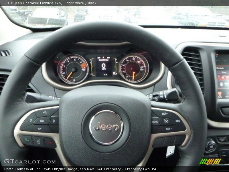 Bright White / Black 2016 Jeep Cherokee Latitude 4x4