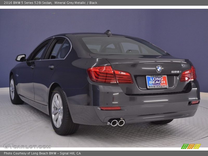 Mineral Grey Metallic / Black 2016 BMW 5 Series 528i Sedan