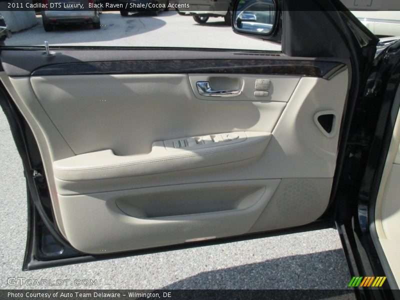 Black Raven / Shale/Cocoa Accents 2011 Cadillac DTS Luxury