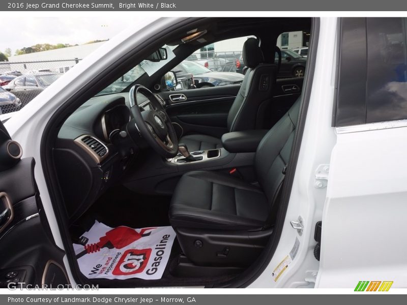 Bright White / Black 2016 Jeep Grand Cherokee Summit