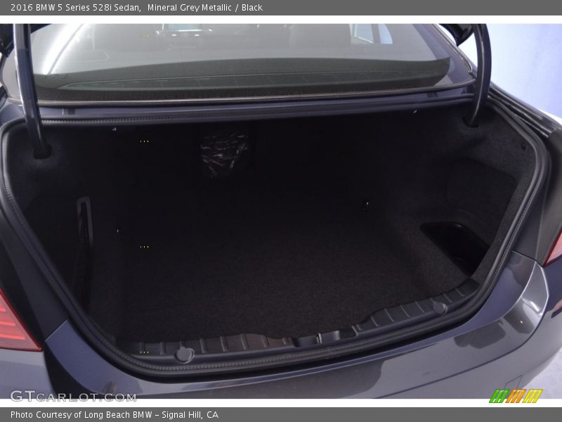 Mineral Grey Metallic / Black 2016 BMW 5 Series 528i Sedan