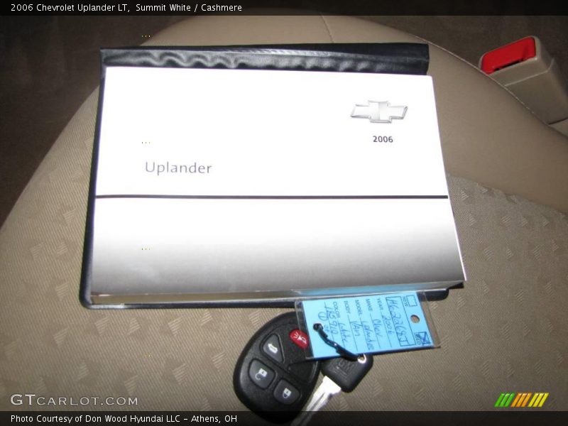 Summit White / Cashmere 2006 Chevrolet Uplander LT
