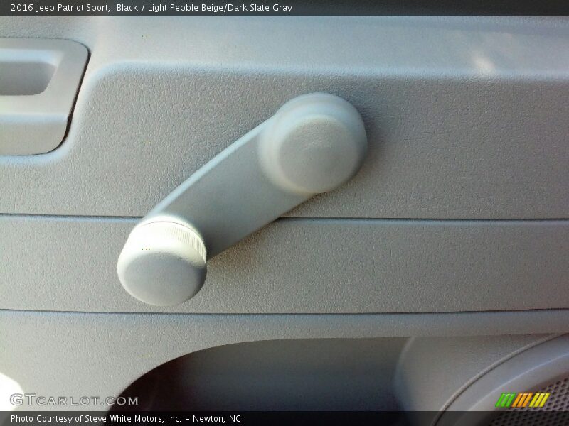 Black / Light Pebble Beige/Dark Slate Gray 2016 Jeep Patriot Sport