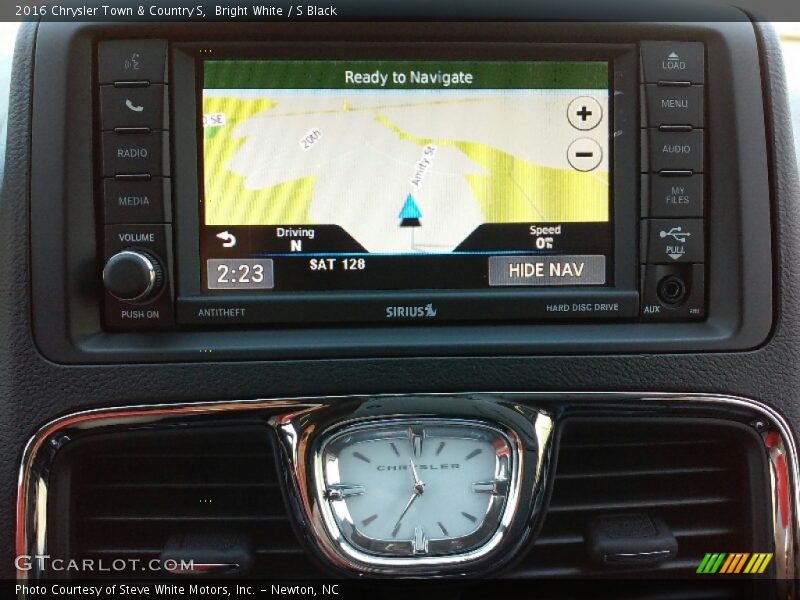 Bright White / S Black 2016 Chrysler Town & Country S