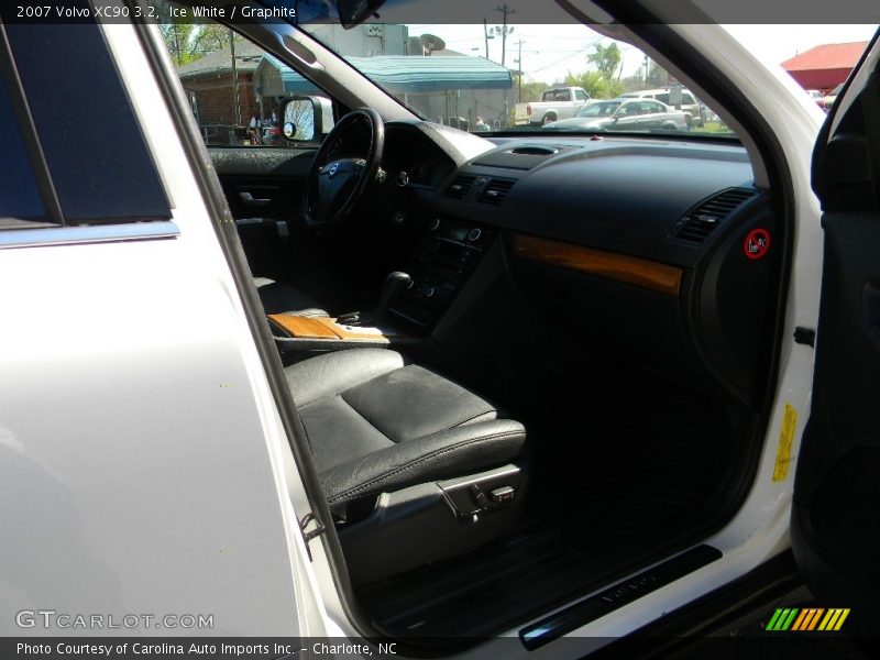 Ice White / Graphite 2007 Volvo XC90 3.2