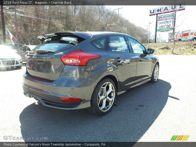 Magnetic / Charcoal Black 2016 Ford Focus ST