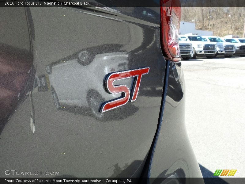 Magnetic / Charcoal Black 2016 Ford Focus ST