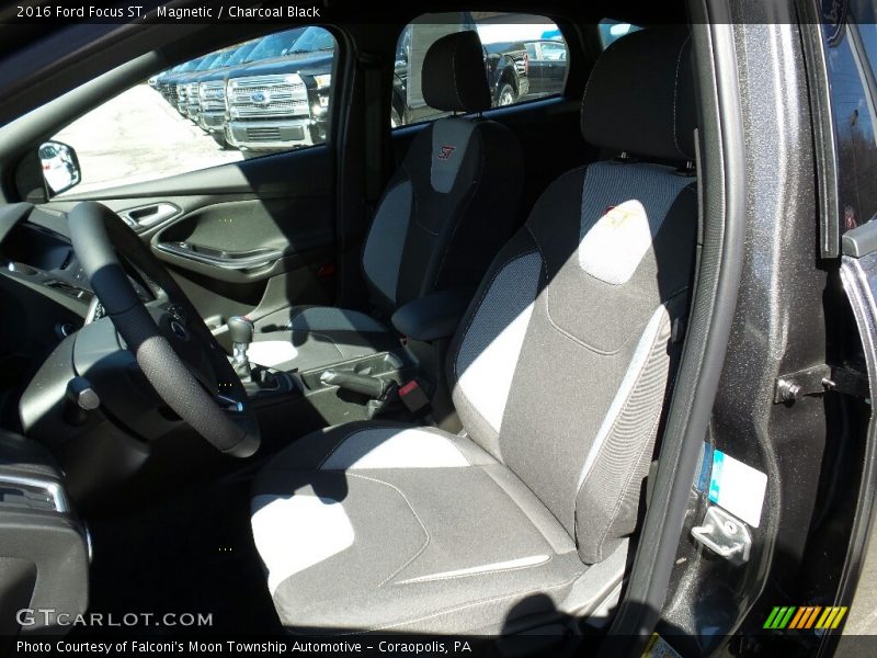 Magnetic / Charcoal Black 2016 Ford Focus ST