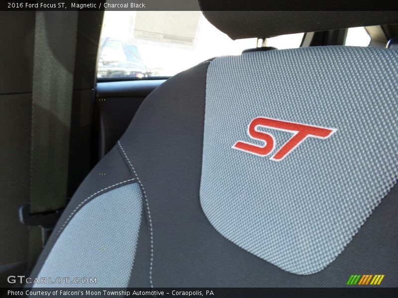 Magnetic / Charcoal Black 2016 Ford Focus ST