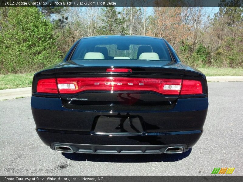 Pitch Black / Black/Light Frost Beige 2012 Dodge Charger SXT