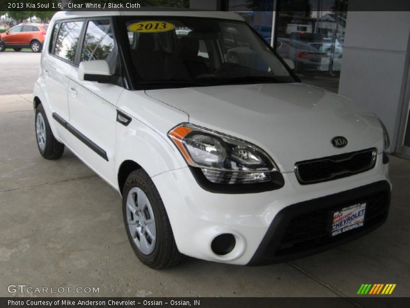 Clear White / Black Cloth 2013 Kia Soul 1.6