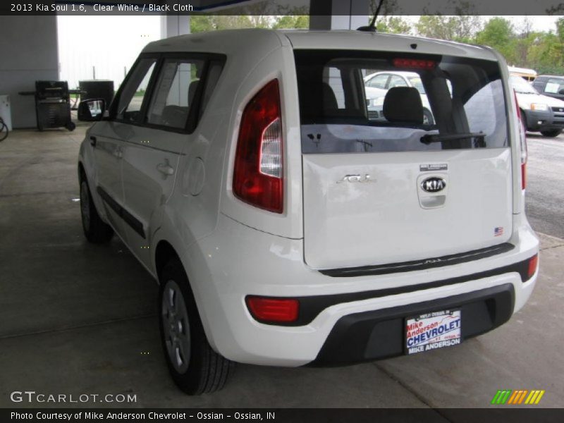 Clear White / Black Cloth 2013 Kia Soul 1.6