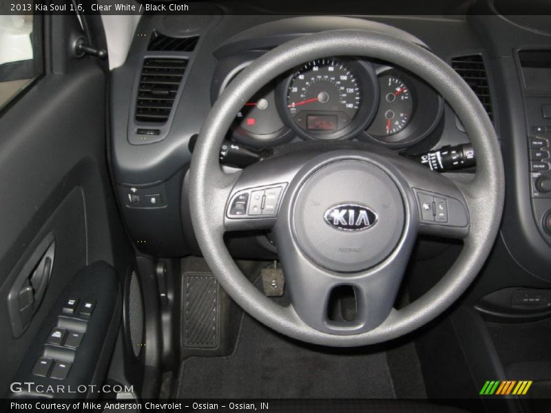 Clear White / Black Cloth 2013 Kia Soul 1.6