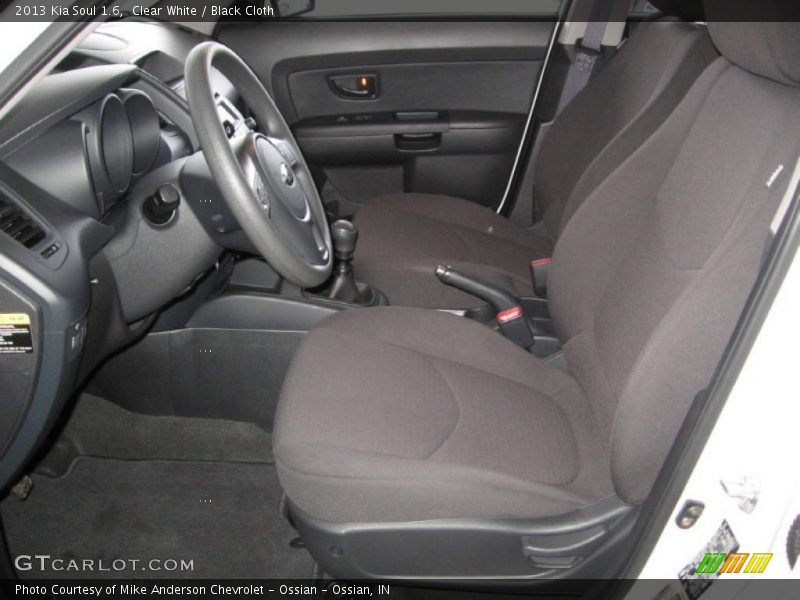 Clear White / Black Cloth 2013 Kia Soul 1.6