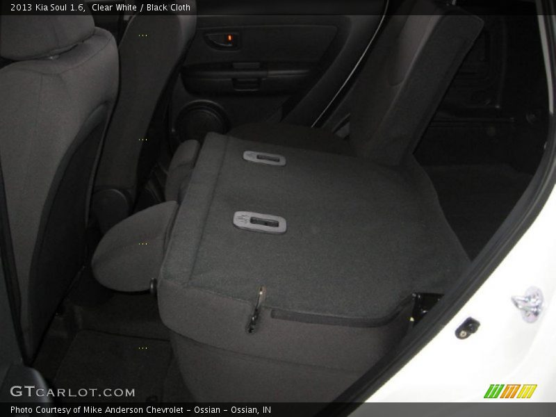 Clear White / Black Cloth 2013 Kia Soul 1.6