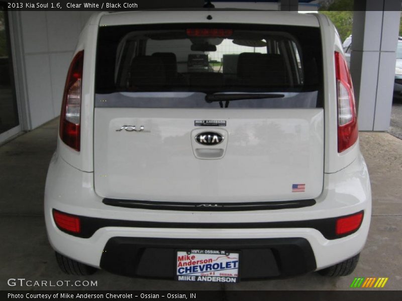 Clear White / Black Cloth 2013 Kia Soul 1.6