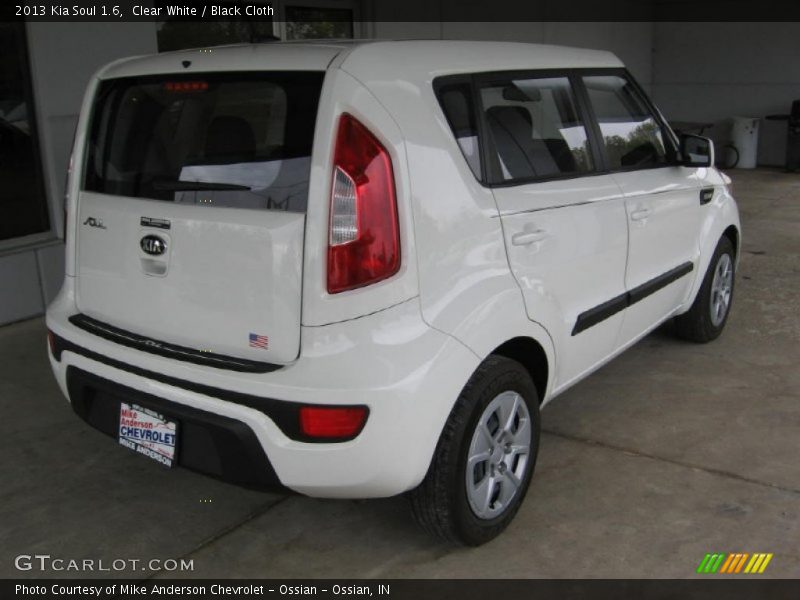 Clear White / Black Cloth 2013 Kia Soul 1.6