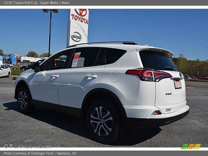 Super White / Black 2016 Toyota RAV4 LE