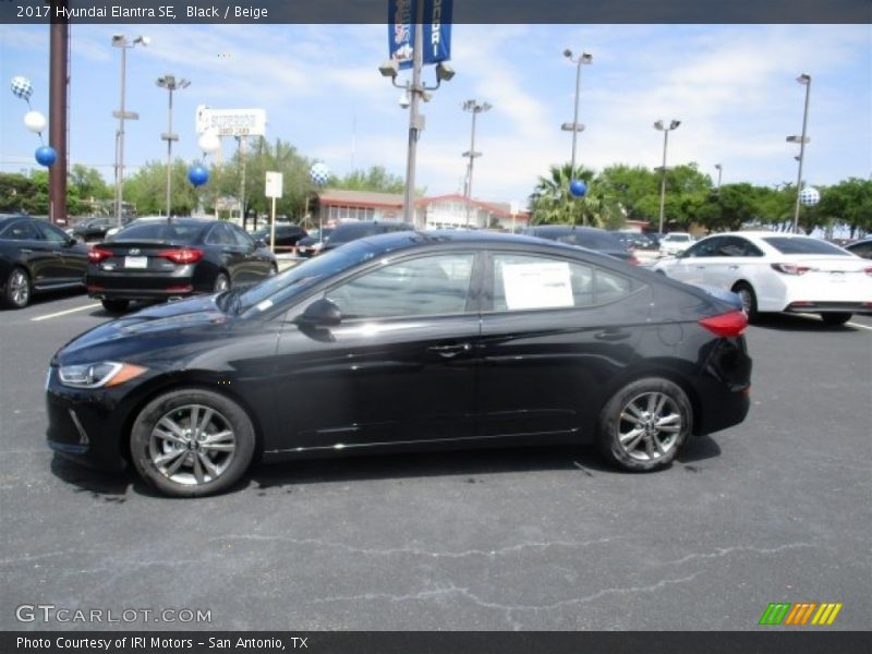 Black / Beige 2017 Hyundai Elantra SE