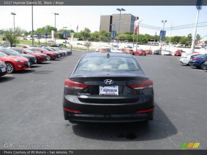 Black / Beige 2017 Hyundai Elantra SE