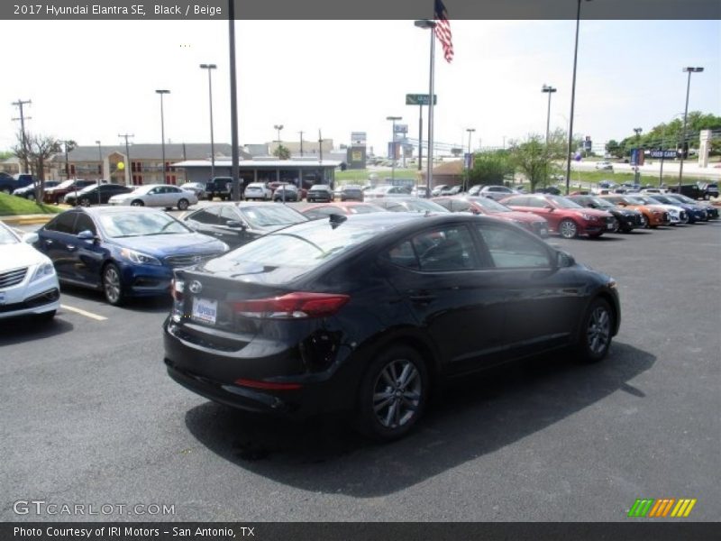 Black / Beige 2017 Hyundai Elantra SE