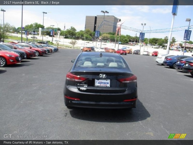 Black / Beige 2017 Hyundai Elantra SE