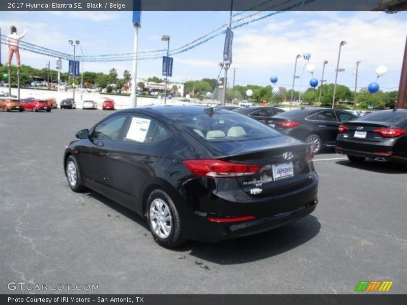 Black / Beige 2017 Hyundai Elantra SE