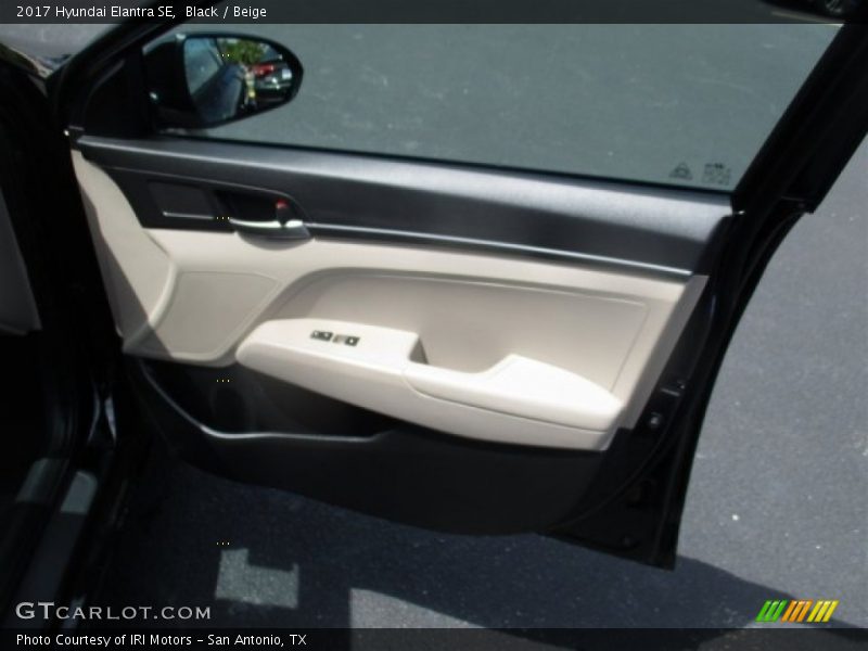 Black / Beige 2017 Hyundai Elantra SE