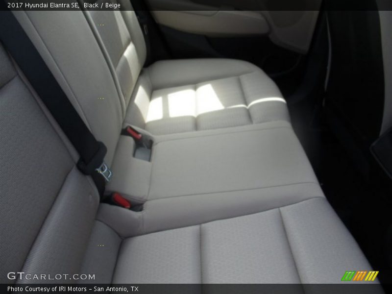 Black / Beige 2017 Hyundai Elantra SE