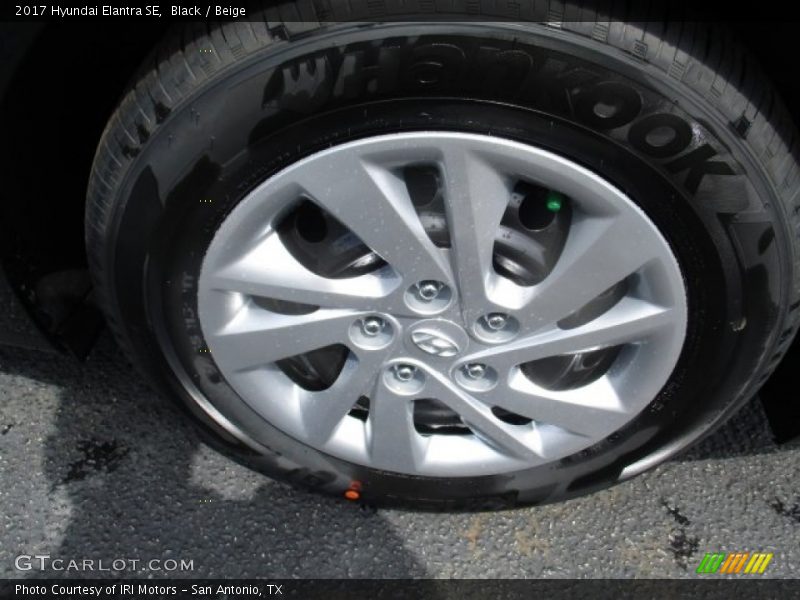 Black / Beige 2017 Hyundai Elantra SE