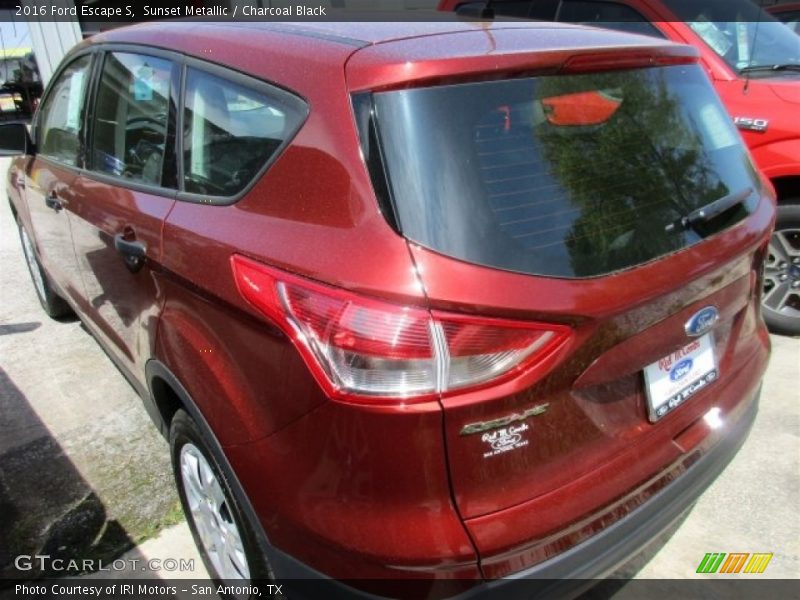 Sunset Metallic / Charcoal Black 2016 Ford Escape S