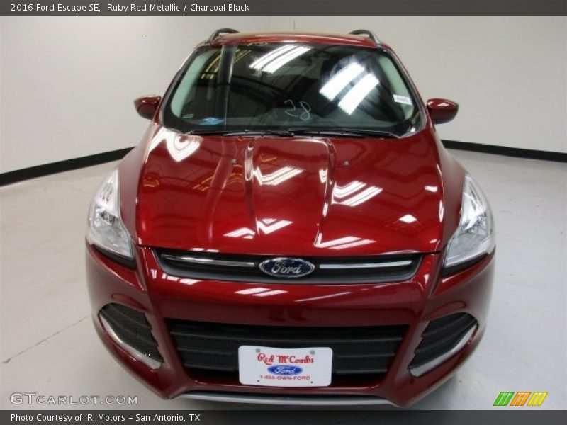 Ruby Red Metallic / Charcoal Black 2016 Ford Escape SE