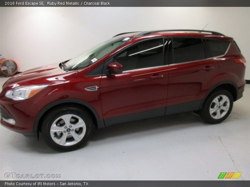 Ruby Red Metallic / Charcoal Black 2016 Ford Escape SE