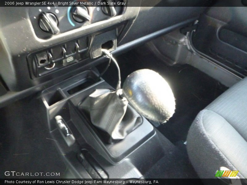 Bright Silver Metallic / Dark Slate Gray 2006 Jeep Wrangler SE 4x4