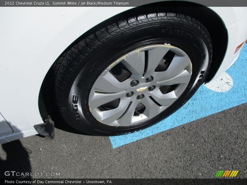 Summit White / Jet Black/Medium Titanium 2012 Chevrolet Cruze LS
