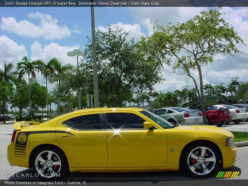 Detonator Yellow Clearcoat / Dark Slate Gray 2007 Dodge Charger SRT-8 Super Bee