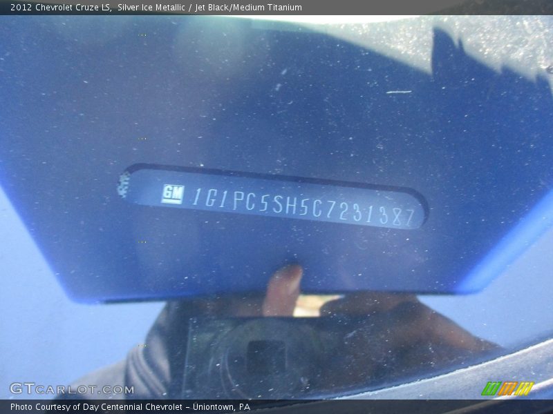 Silver Ice Metallic / Jet Black/Medium Titanium 2012 Chevrolet Cruze LS