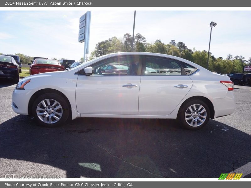 Aspen White / Charcoal 2014 Nissan Sentra SV