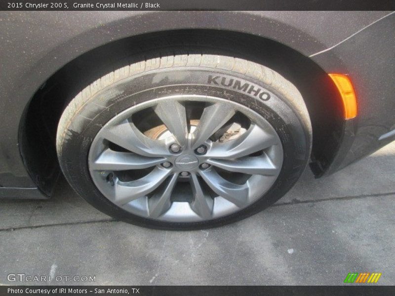 Granite Crystal Metallic / Black 2015 Chrysler 200 S