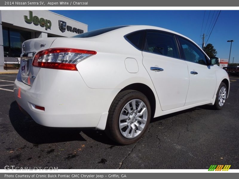 Aspen White / Charcoal 2014 Nissan Sentra SV