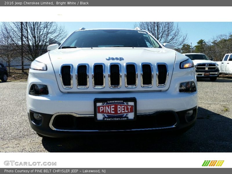 Bright White / Black 2016 Jeep Cherokee Limited